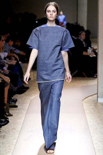 Look 13